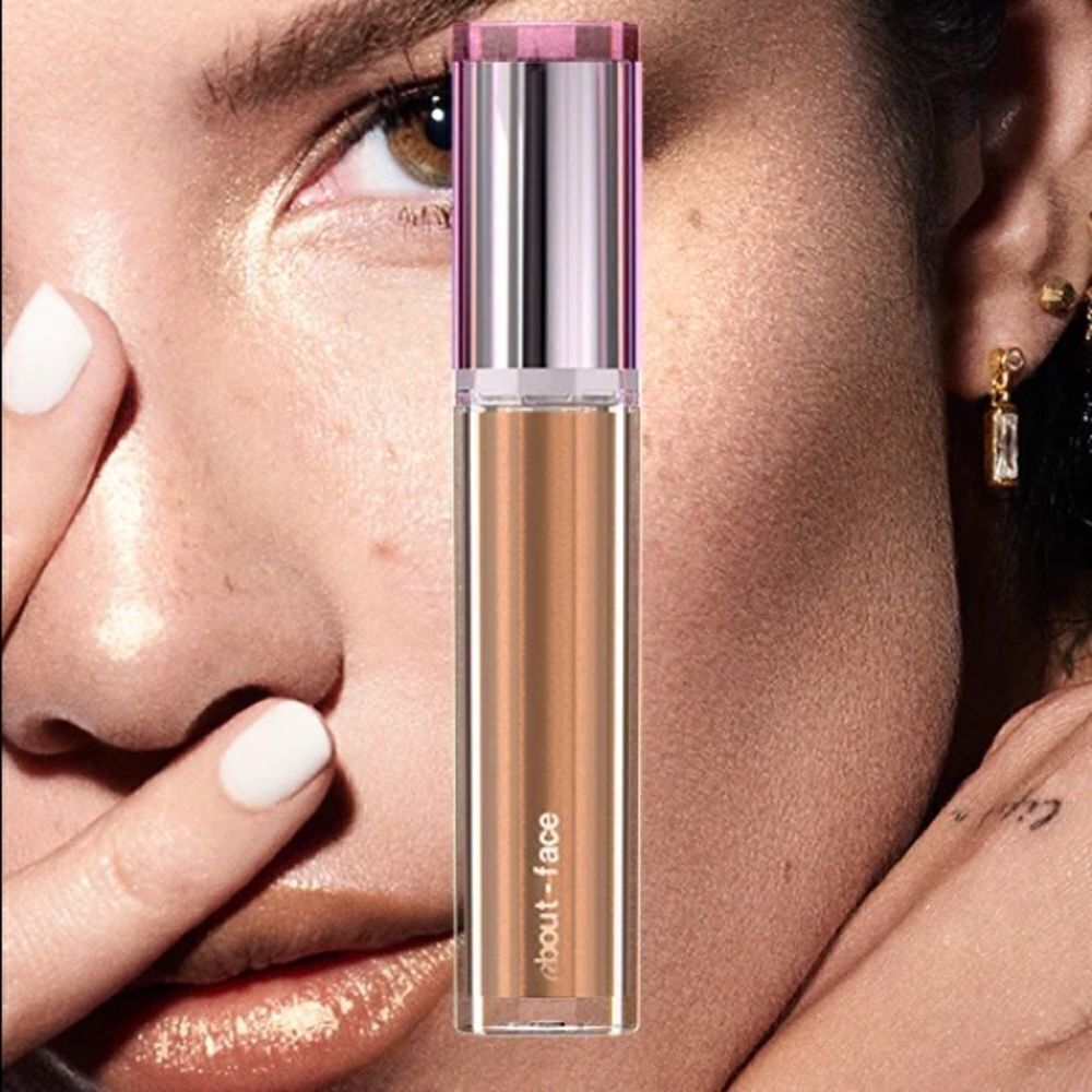 About Face Light Lock Lipgloss (Payton) - Picture 3 of 5
